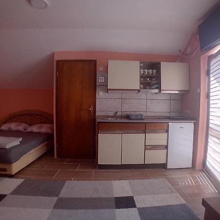 Red Apartman 2 Trebinje Buitenkant foto