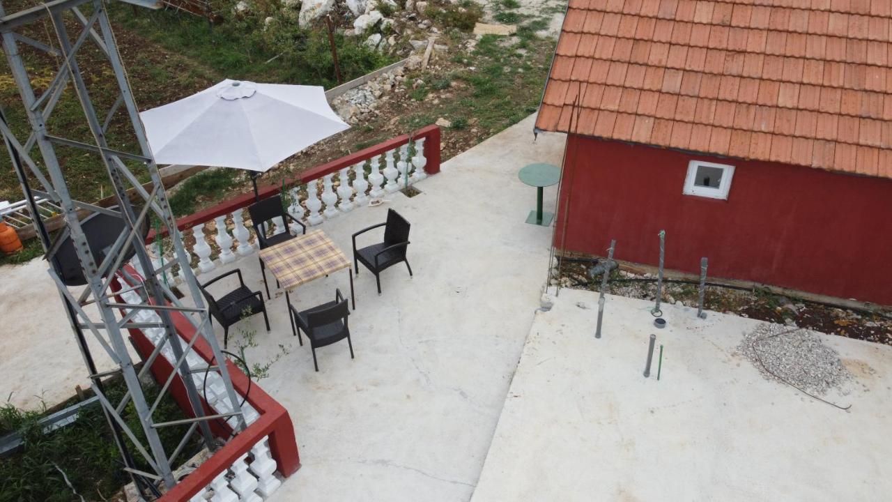 Red Apartman 2 Trebinje Buitenkant foto